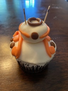 BB8 Cupcake Decorating