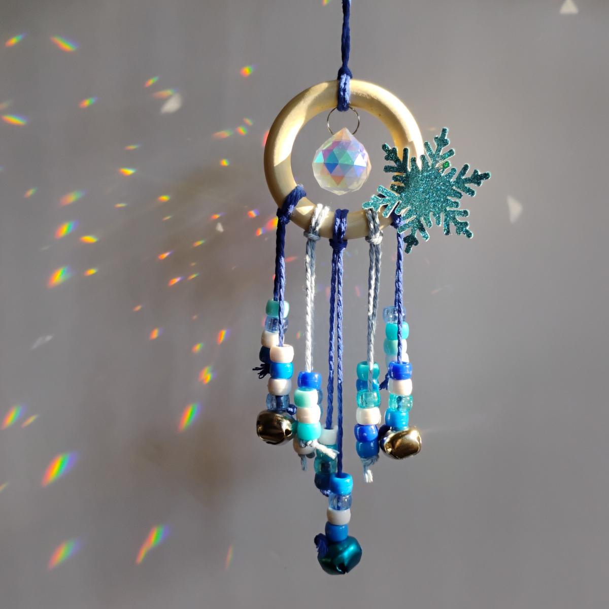 Winter Suncatcher - Craft to Go!